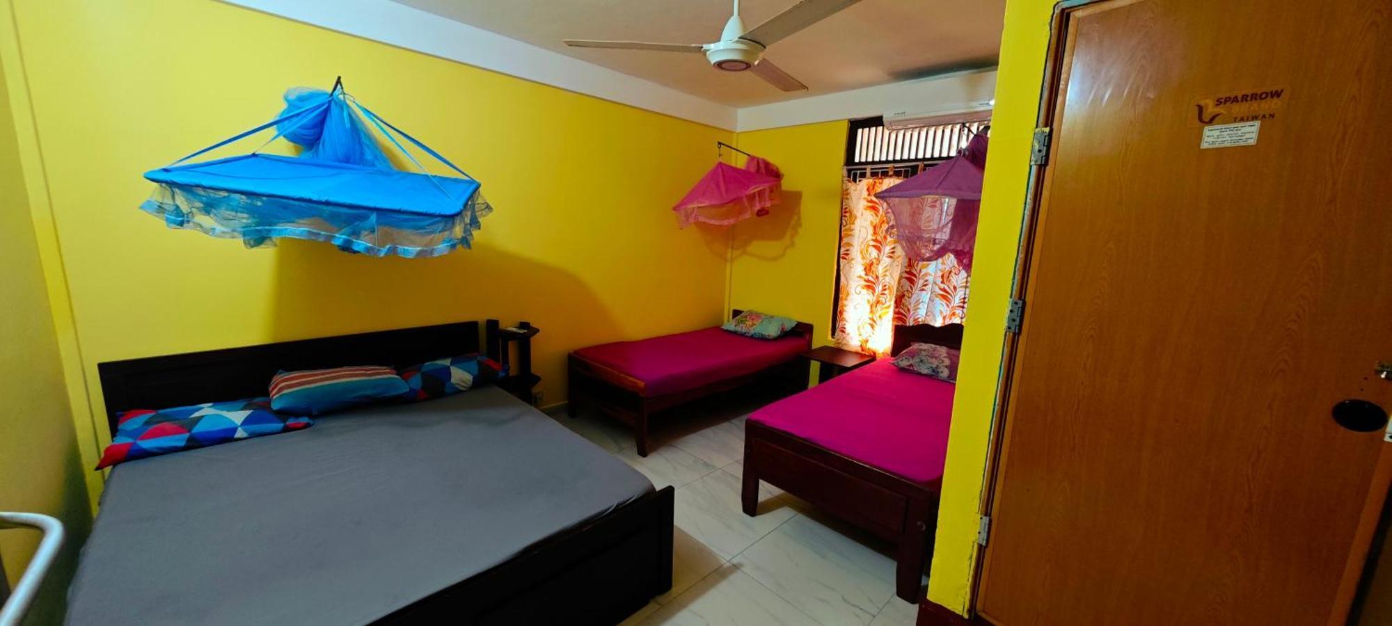 Tony'S Garden House Back Packers Inn Jaffna Bagian luar foto