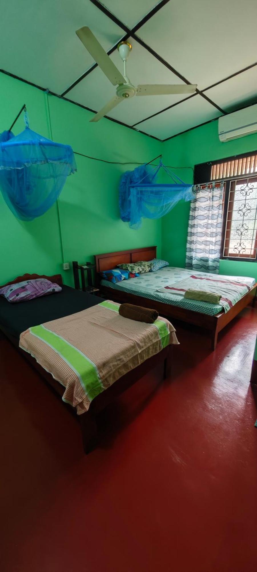 Tony'S Garden House Back Packers Inn Jaffna Bagian luar foto