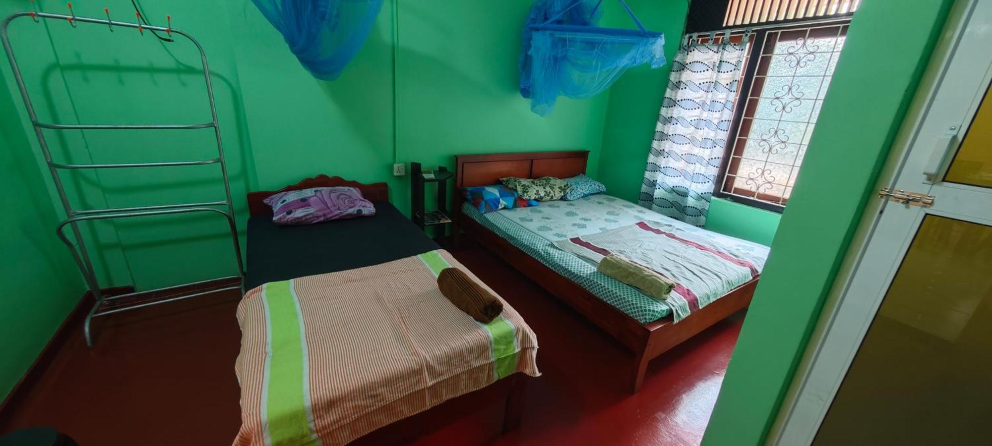 Tony'S Garden House Back Packers Inn Jaffna Bagian luar foto