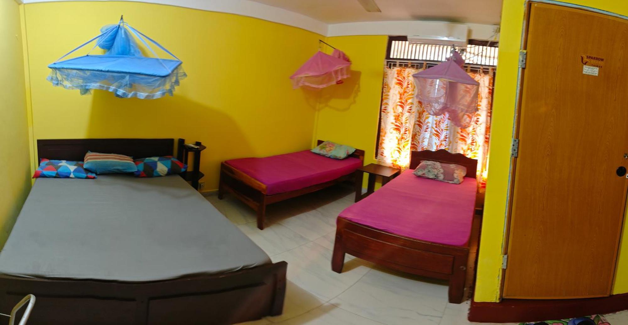 Tony'S Garden House Back Packers Inn Jaffna Bagian luar foto