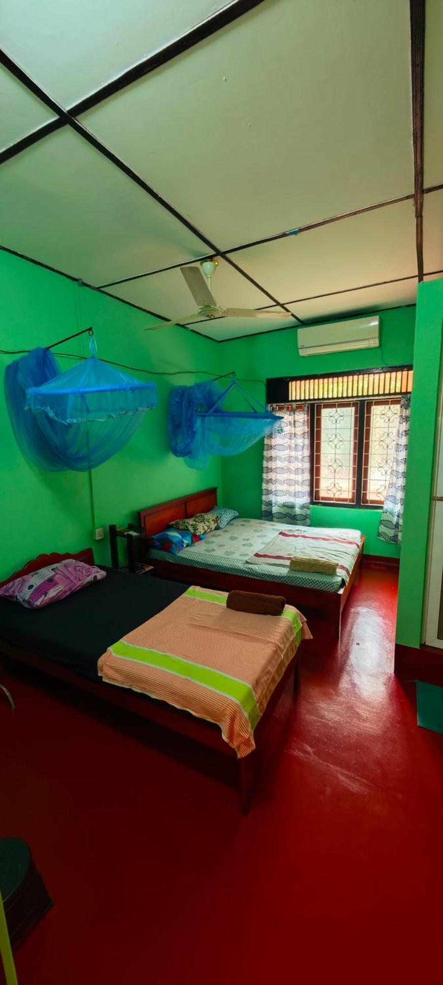 Tony'S Garden House Back Packers Inn Jaffna Bagian luar foto